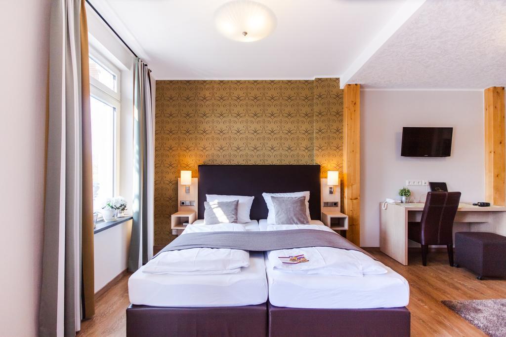 Mayer'S Weinhotel Zell an der Mosel Exterior foto